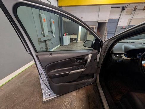 Used 2013 Ford Edge SEL AWD/4WD image 22