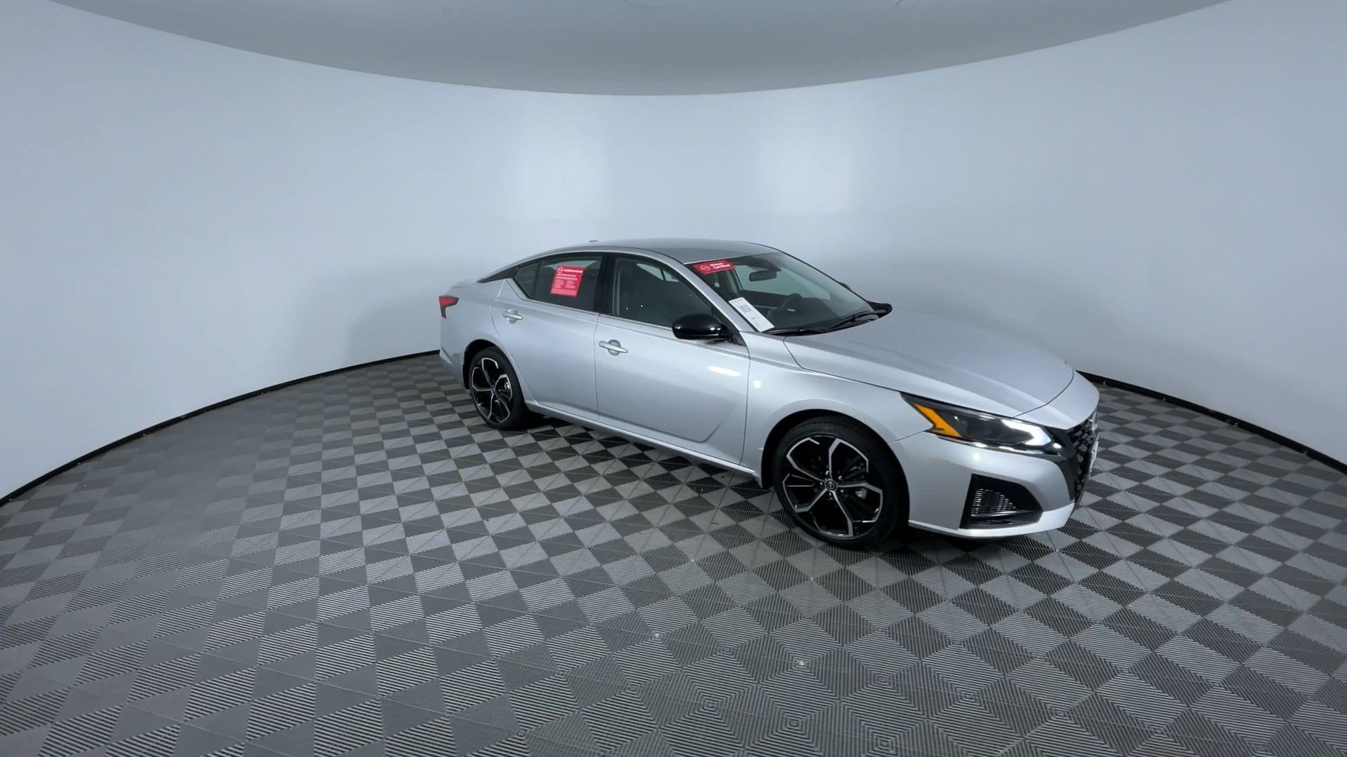 Certified 2025 Nissan Altima 2.5 SR AWD/4WD image 2