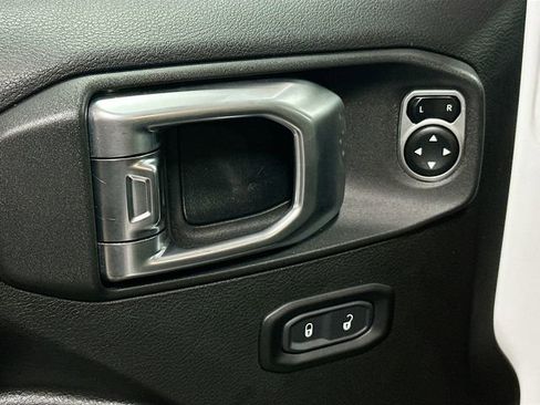 Used 2019 Jeep Wrangler Unlimited Sport S image 18