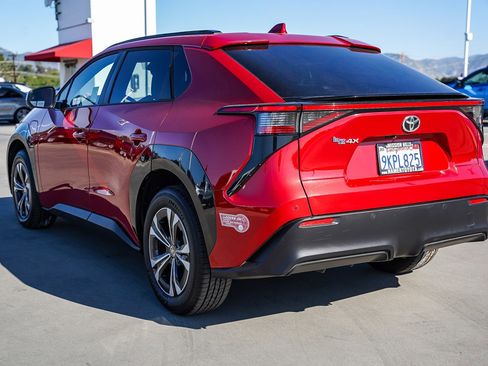 Used 2023 Toyota bZ4X XLE w/ Weather Package image 9