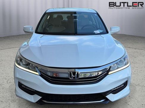 Used 2017 Honda Accord EX-L image 9
