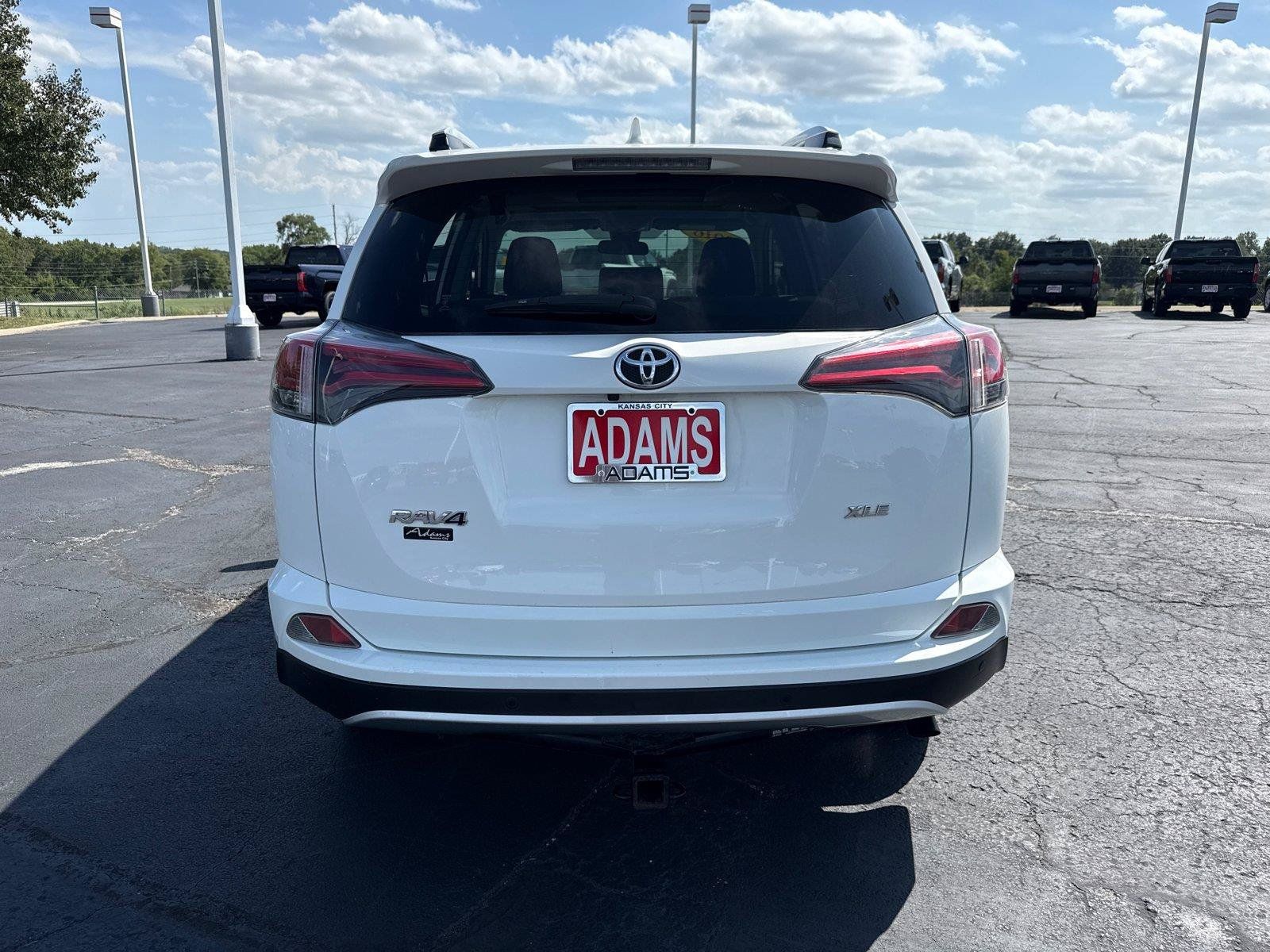 Used 2016 Toyota RAV4 XLE w/ Convenience Package FWD image 7