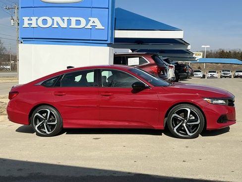 Used 2021 Honda Accord Sport image 2