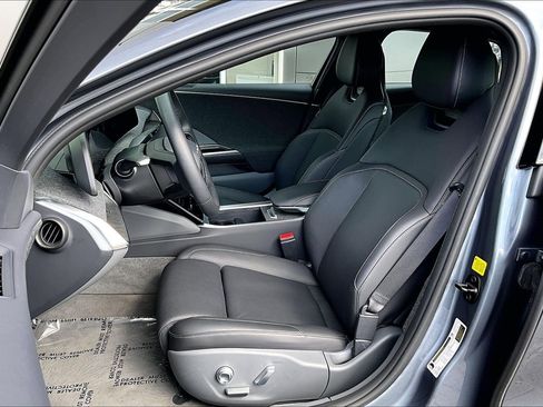 Used 2024 Lucid Air Pure RWD image 25