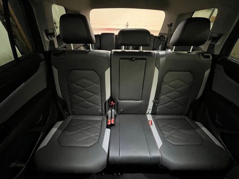 Certified 2024 Volkswagen Atlas Peak Edition SE image 27