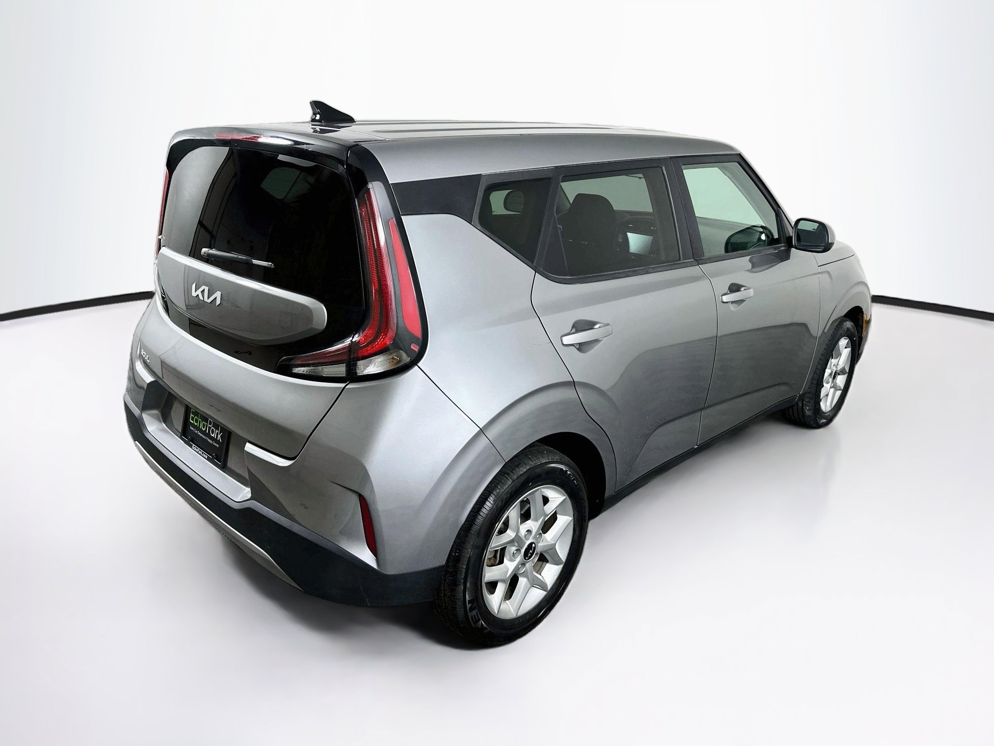 Used 2025 Kia Soul LX w/ LX Technology Package FWD image 9