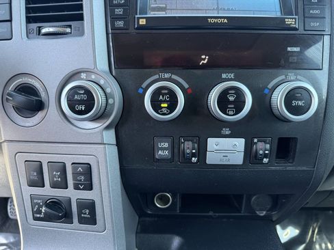 Used 2012 Toyota Sequoia Platinum image 18