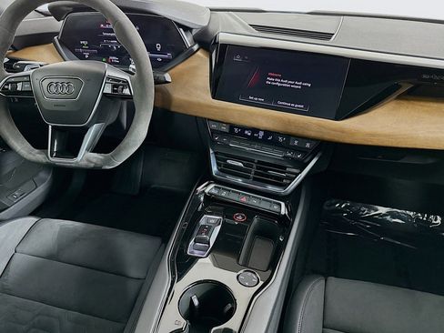 Used 2022 Audi e-tron GT Premium Plus image 6