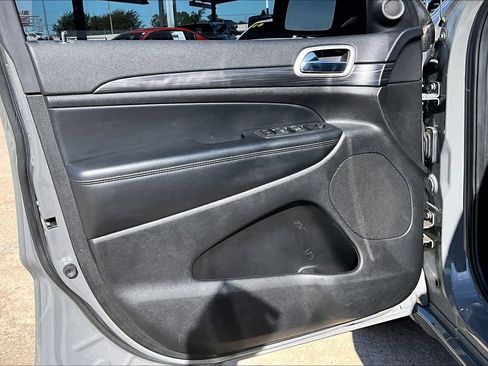 Used 2022 Jeep Grand Cherokee Laredo X RWD image 19