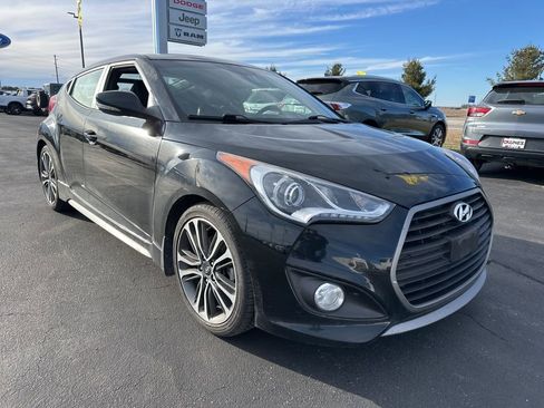 Used 2016 Hyundai Veloster Turbo image 2
