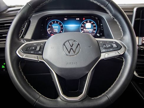 Used 2024 Volkswagen Atlas Cross Sport SE w/ Panoramic Sunroof Package image 35