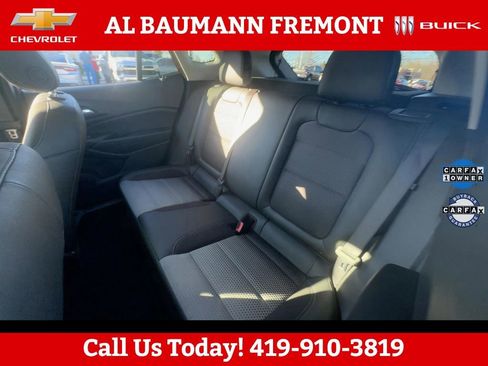 Used 2025 Chevrolet Trax LT FWD image 19
