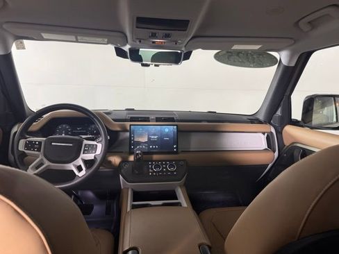 Certified 2025 Land Rover Defender 110 X-Dynamic SE image 28