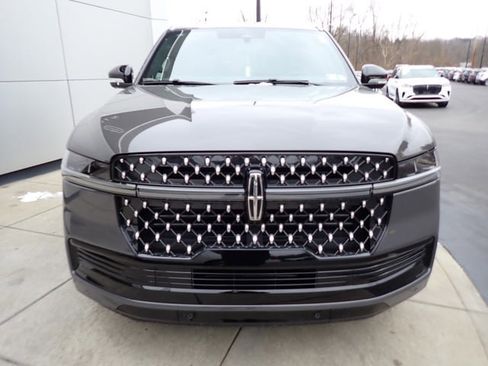 New 2025 Lincoln Navigator Black Label image 16