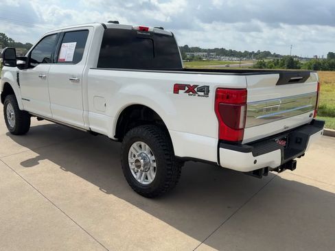 Used 2022 Ford F250 Platinum w/ FX4 Off-Road Package AWD/4WD image 6