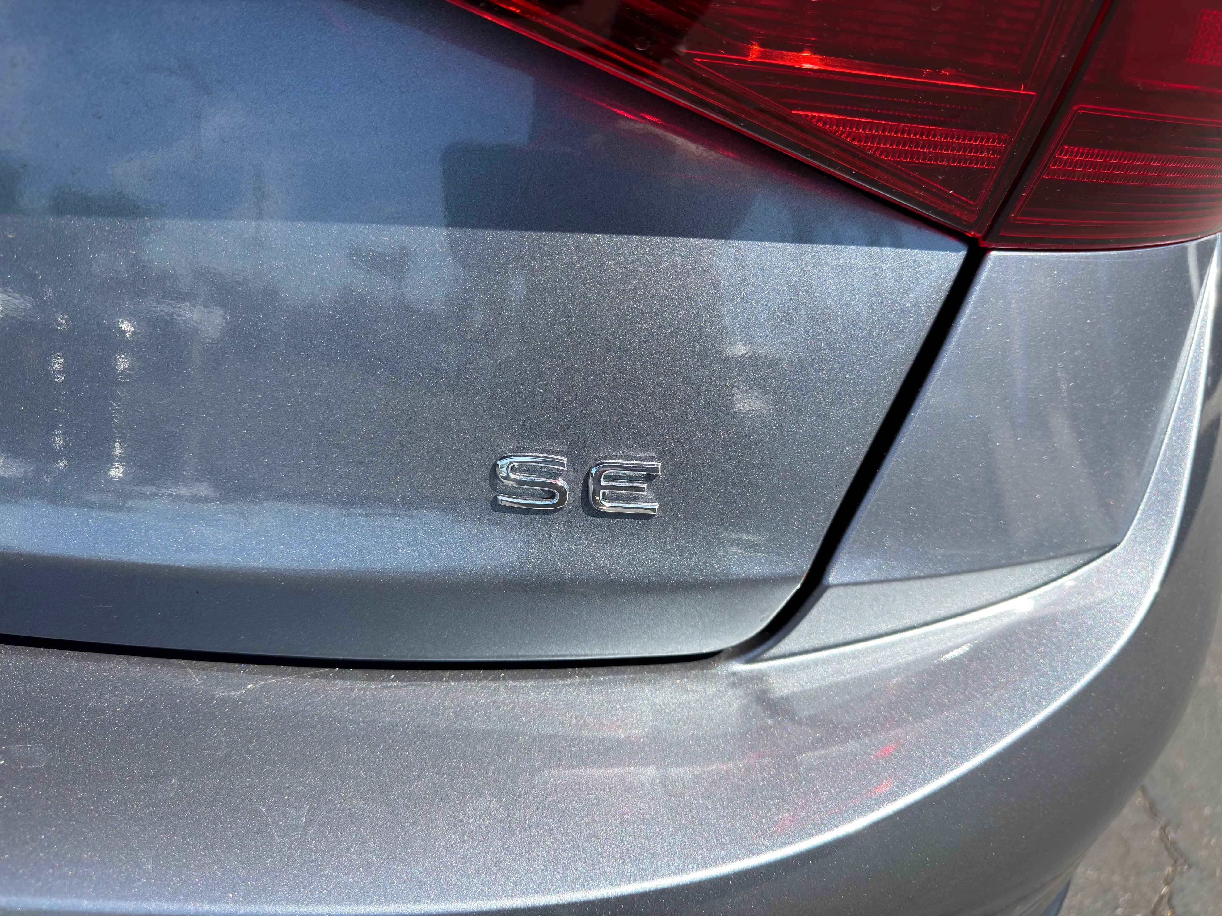 Used 2025 Volkswagen Jetta SE FWD image 38