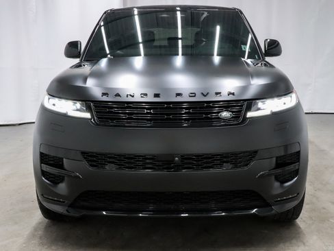 Used 2025 Land Rover Range Rover Sport Dynamic SE image 2