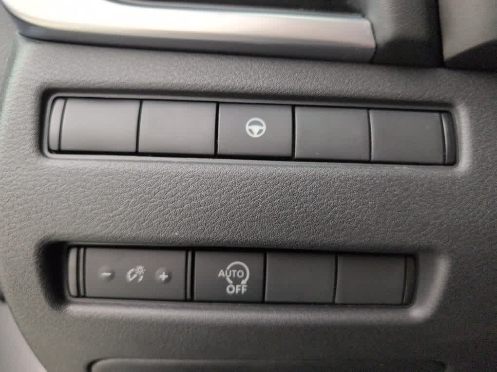 Used 2023 Nissan Rogue SV FWD image 23