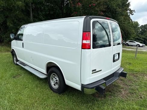 Used 2025 Chevrolet Express 2500 w/ Driver Convenience Package RWD image 5