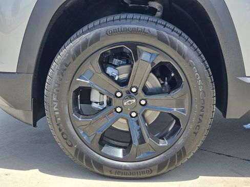 New 2027 Chevrolet Equinox LT w/ Convenience Package II FWD image 13