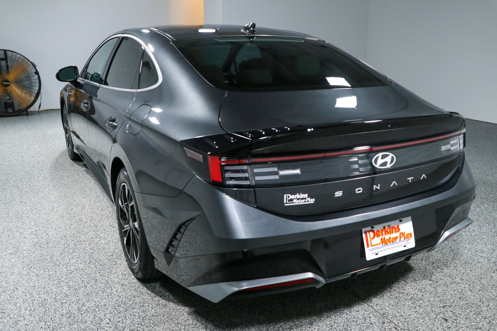 Used 2025 Hyundai Sonata SEL FWD image 9