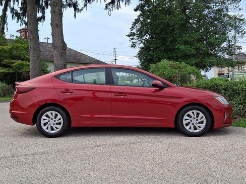 Used 2019 Hyundai Elantra SE FWD image 8