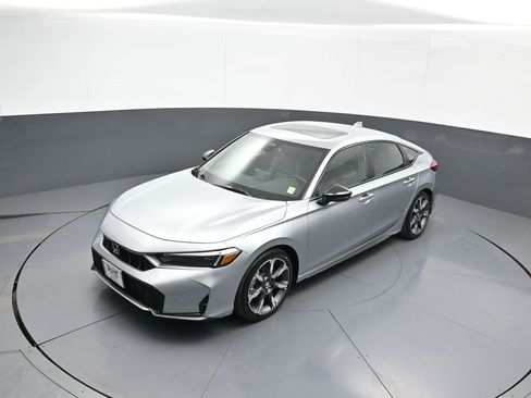 Certified 2025 Honda Civic Sport Touring image 32