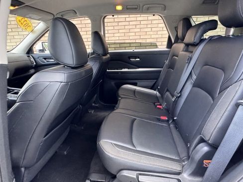 Used 2022 Nissan Pathfinder SL w/ SL Black Package image 21
