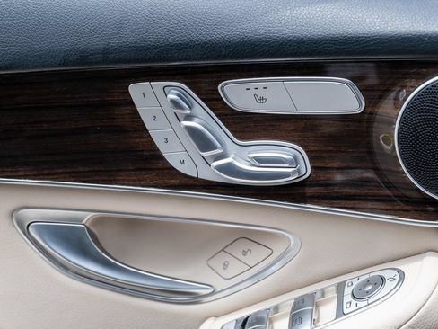 Used 2022 Mercedes-Benz GLC 300 4MATIC image 12