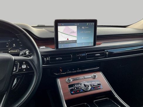 Used 2022 Lincoln Aviator Reserve w/ Equipment Group 201A AWD/4WD image 9