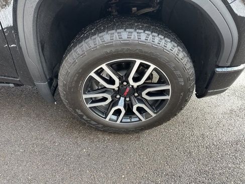 Used 2024 GMC Sierra 1500 AT4 w/ Technology Package image 6