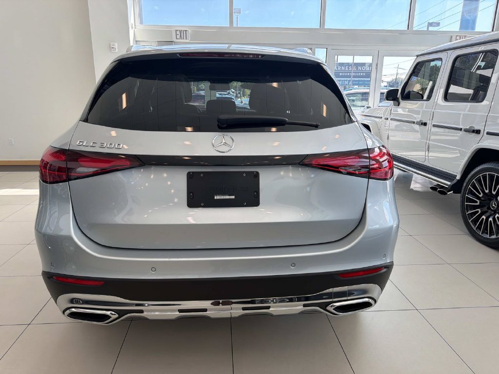 Used 2026 Mercedes-Benz GLC 300 image 6