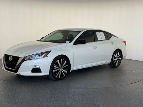 Used 2022 Nissan Altima 2.5 SR image 9