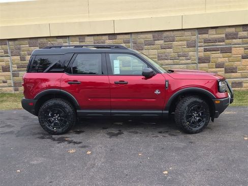 New 2025 Ford Bronco Sport Outer Banks w/ Sasquatch Outer Banks Package AWD/4WD image 2