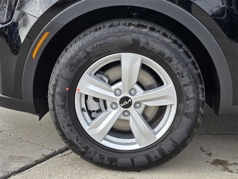 New 2026 Kia Sorento LX image 8