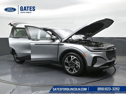 New 2025 Lincoln Nautilus Premier w/ Equipment Group 102A image 60