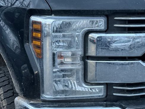 Used 2018 Ford F250 Lariat w/ Lariat Value Package image 10