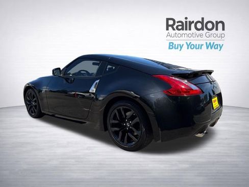 Used 2017 Nissan 370Z Coupe RWD image 5