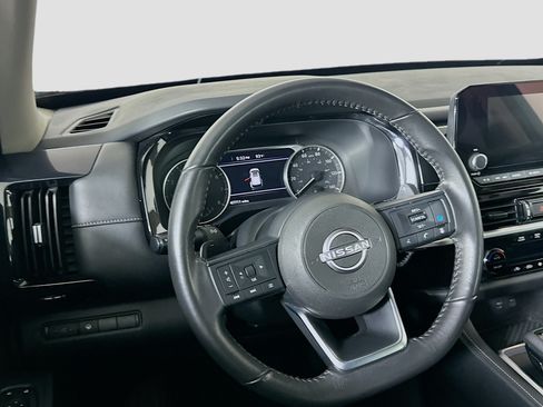 Used 2024 Nissan Pathfinder SV FWD image 18