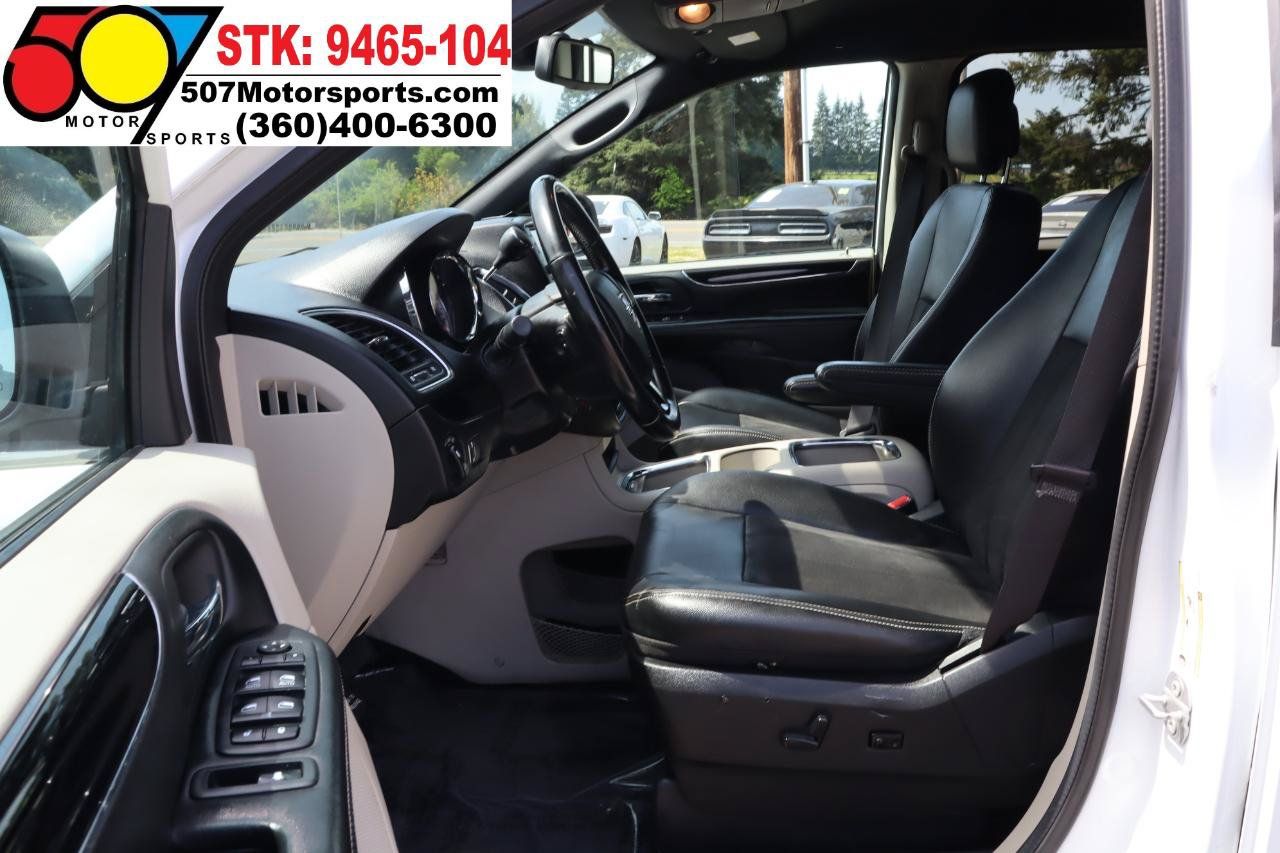 Used 2019 Dodge Grand Caravan SXT FWD image 12