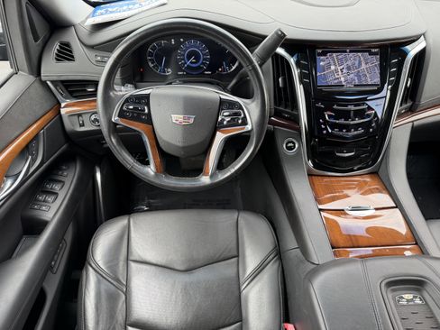 Used 2016 Cadillac Escalade ESV Premium image 14