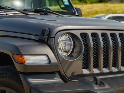 Used 2022 Jeep Wrangler Unlimited Sport AWD/4WD image 4