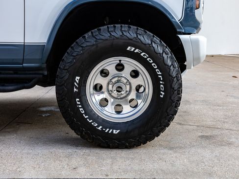 Used 2023 Ford Bronco Heritage Edition image 12