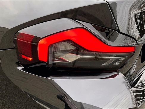 Used 2025 BMW M2 w/ Lighting Package image 23