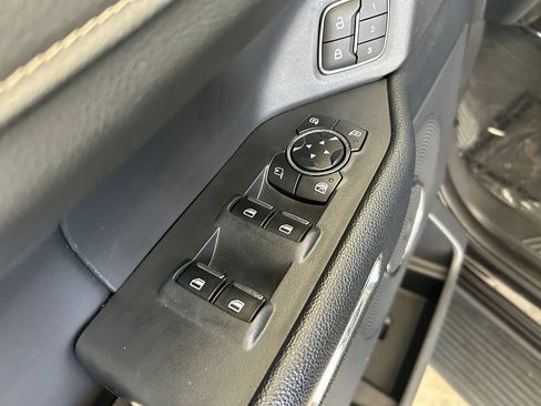 Used 2024 Ford Expedition XLT AWD/4WD image 40