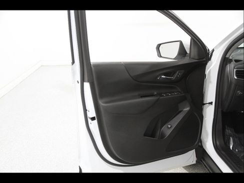 Certified 2024 Chevrolet Equinox LT FWD image 4