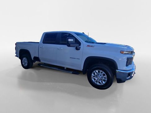 Used 2025 Chevrolet Silverado 2500 LT image 9