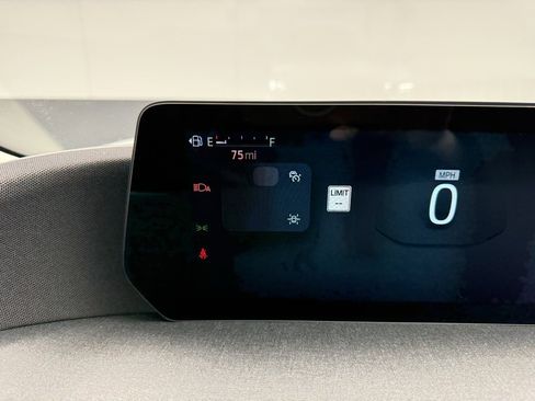 New 2025 Ford Expedition Active image 28