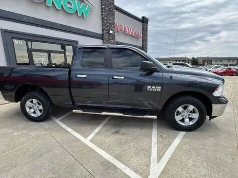 Used 2017 RAM 1500 Classic SLT image 3