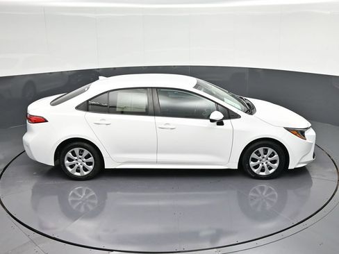 Used 2024 Toyota Corolla LE image 21